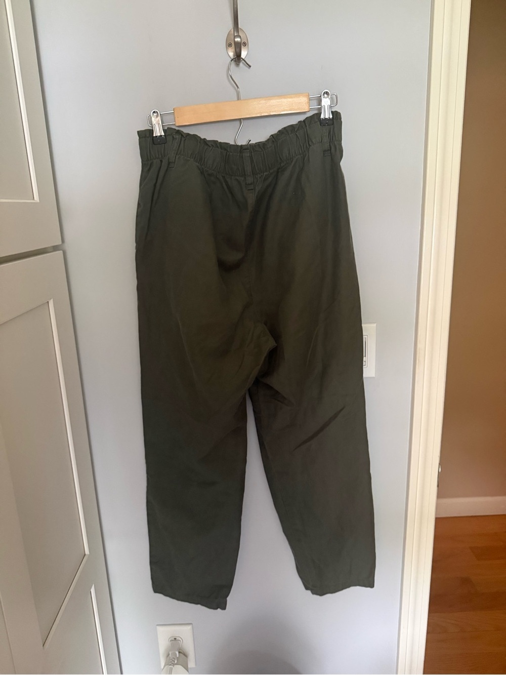 Sanctuary Olive Green Relaxed Elastic Waist Chinos - Picture 4 of 4